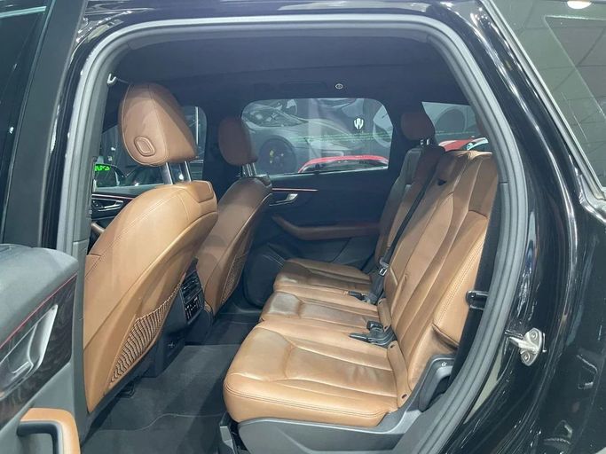 Подержанный Audi Q7 45 TFSI II (4M) Рестайлинг, 2.0 л, 2022 в Дубае от Carbon Cars Черный цвет. GCC | AUTO.AE