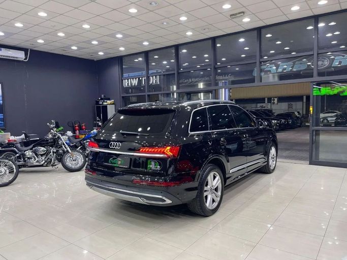 Подержанный Audi Q7 45 TFSI II (4M) Рестайлинг, 2.0 л, 2022 в Дубае от Carbon Cars Черный цвет. GCC | AUTO.AE