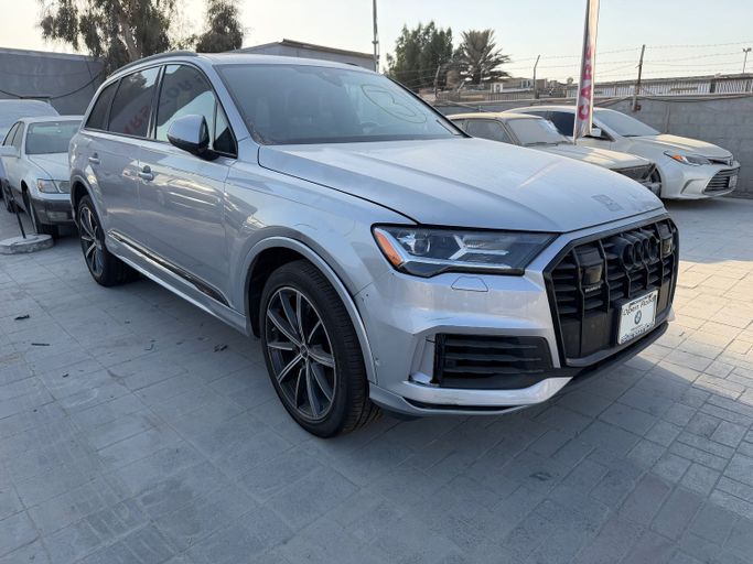 Подержанный Audi Q7 55 TFSI II (4M) Рестайлинг, 3.0 л, 2022 в Дубае Серебристый цвет.  | AUTO.AE