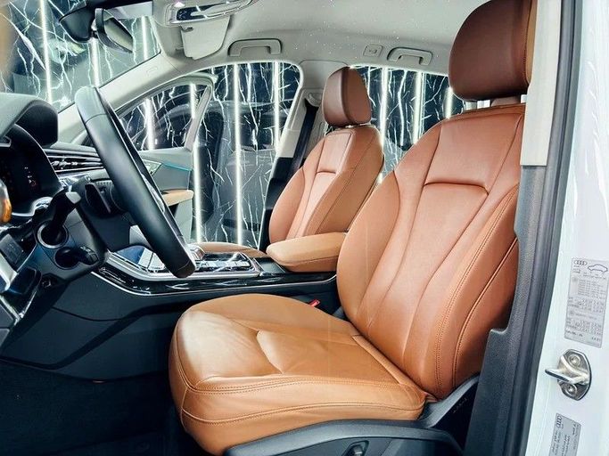 Used Audi Q7 55 TFSI II (4M) Facelift, 3.0 l, 2022 in Dubai by Zeus Motors, White color. GCC Specs | AUTO.AE