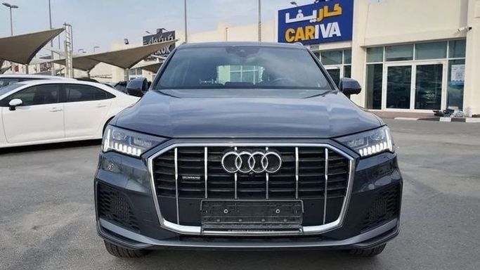 Подержанный Audi Q7 55 TFSI II (4M) Рестайлинг, 3.0 л, 2021 в Дубае от Cariva Used Cars  Серый цвет. GCC | AUTO.AE