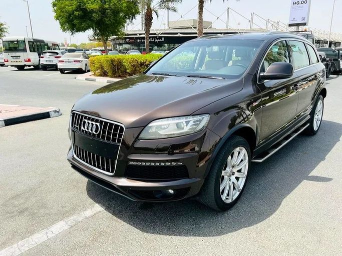 Used Audi Q7 55 TFSI I (4L) Facelift, 3.0 l, 2014 in Dubai by First Choice Motors, Brown color. GCC Specs | AUTO.AE