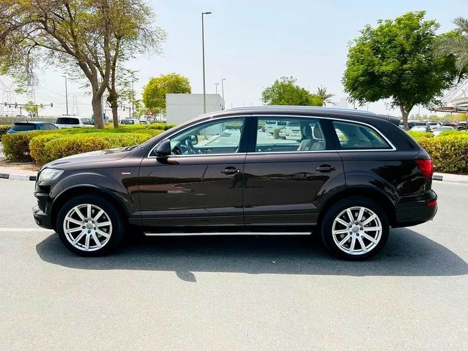 Used Audi Q7 55 TFSI I (4L) Facelift, 3.0 l, 2014 in Dubai by First Choice Motors, Brown color. GCC Specs | AUTO.AE