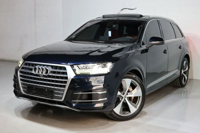 Used Audi Q7 45 TFSI II (4M), 2.0 l, 2017 in Dubai by AL MARWA CARS, Navy Blue color. GCC Specs | AUTO.AE | Listing #266070