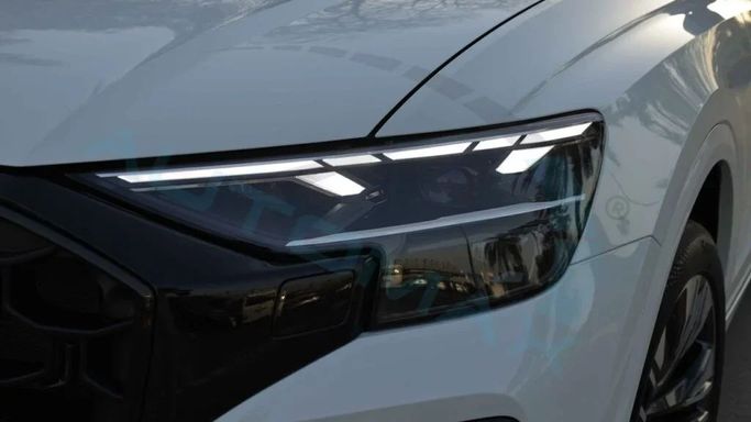 Новый Audi Q8 55 TFSI I (4M) Рестайлинг, 3.0 л, 2025 в Дубае от Auto Max Group Белый цвет. GCC | AUTO.AE