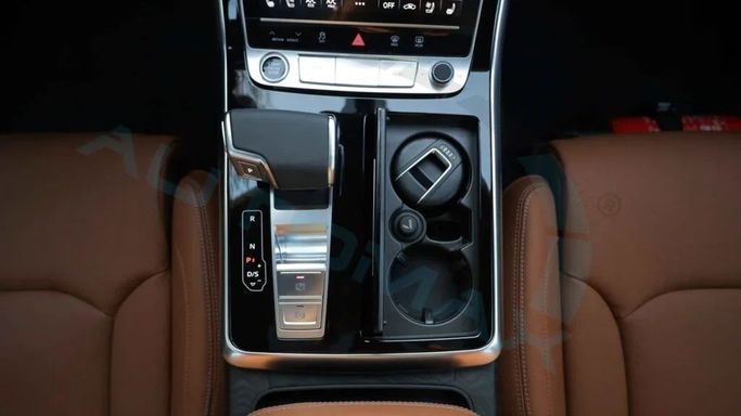 Новый Audi Q8 55 TFSI I (4M) Рестайлинг, 3.0 л, 2025 в Дубае от Auto Max Group Серый цвет. GCC | AUTO.AE