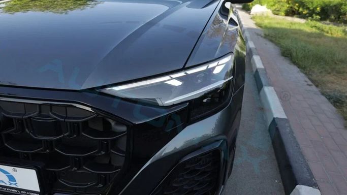 Новый Audi Q8 55 TFSI I (4M) Рестайлинг, 3.0 л, 2025 в Дубае от Auto Max Group Серый цвет. GCC | AUTO.AE
