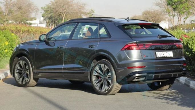 Новый Audi Q8 55 TFSI I (4M) Рестайлинг, 3.0 л, 2025 в Дубае от Auto Max Group Серый цвет. GCC | AUTO.AE