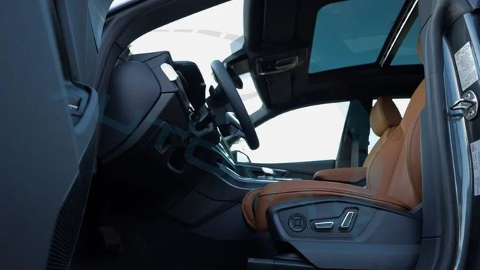 Новый Audi Q8 55 TFSI I (4M) Рестайлинг, 3.0 л, 2025 в Дубае от Auto Max Group Серый цвет. GCC | AUTO.AE