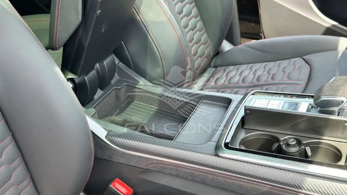 جديدة Audi Q8 55 TFSI I (4M) شد الوجه (4M), 3.0 l, 2024 في في دبي من Falcons GT Motors FZCO، اللون أسود. أخرى | AUTO.AE
