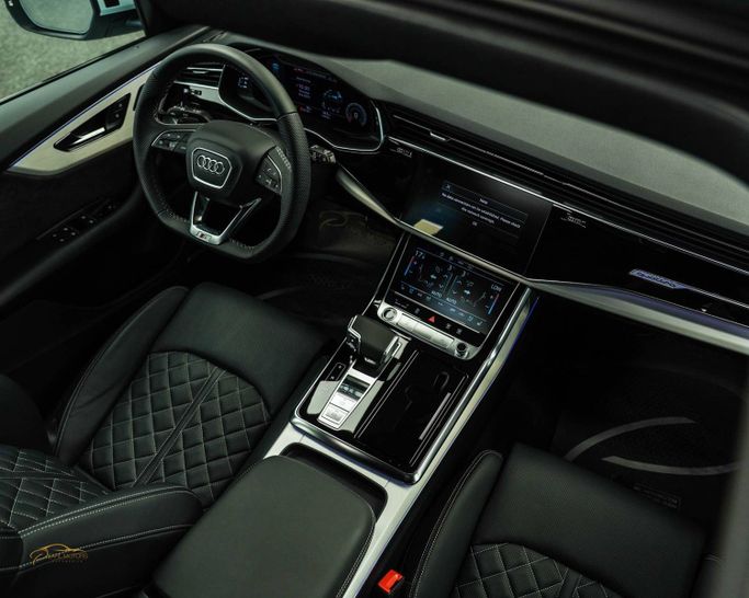 Новый Audi Q8 55 TFSI I (4M), 3.0 л, 2022 в Дубае от Pearl Motors Белый цвет. GCC | AUTO.AE