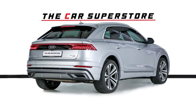Подержанный Audi Q8 55 TFSI I (4M), 3.0 л, 2019 в Дубае от The Car Superstore Серебристый цвет. GCC | AUTO.AE