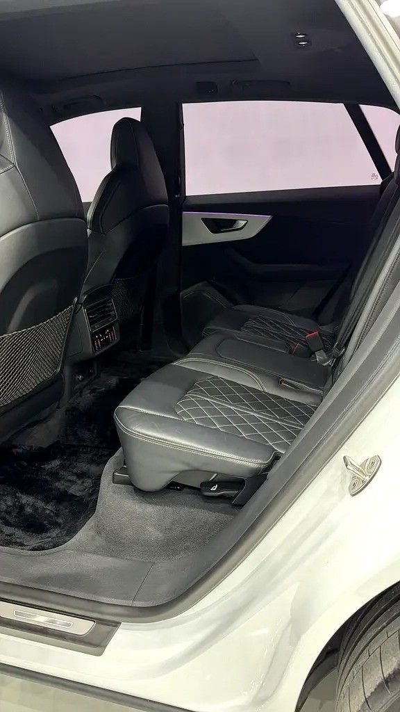 مستعملة Audi Q8 55 TFSI ط (4 م), 3.0 l, 2021 في في دبي من F1 Motors، اللون أبيض. مواصفات الخليج | AUTO.AE