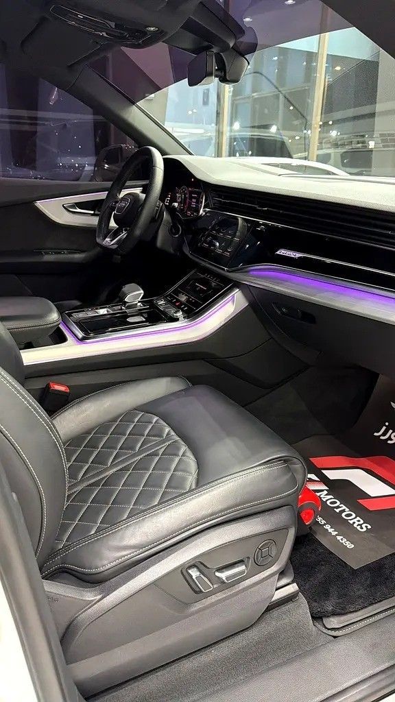 مستعملة Audi Q8 55 TFSI ط (4 م), 3.0 l, 2021 في في دبي من F1 Motors، اللون أبيض. مواصفات الخليج | AUTO.AE