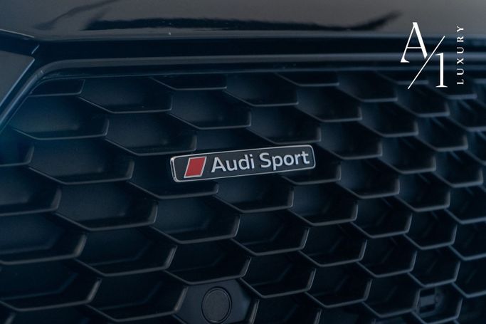 Подержанный Audi R8 V10 II (4S), 5.2 л, 2018 в Дубае от A1 Luxury Motors Черный цвет. GCC | AUTO.AE