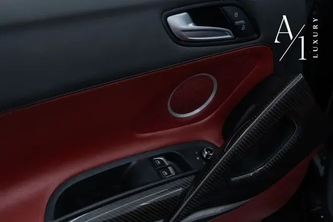 Подержанный Audi R8 V8 I (Typ 42) Рестайлинг, 4.2 л, 2014 в Дубае от A1 Luxury Motors Черный цвет. GCC | AUTO.AE