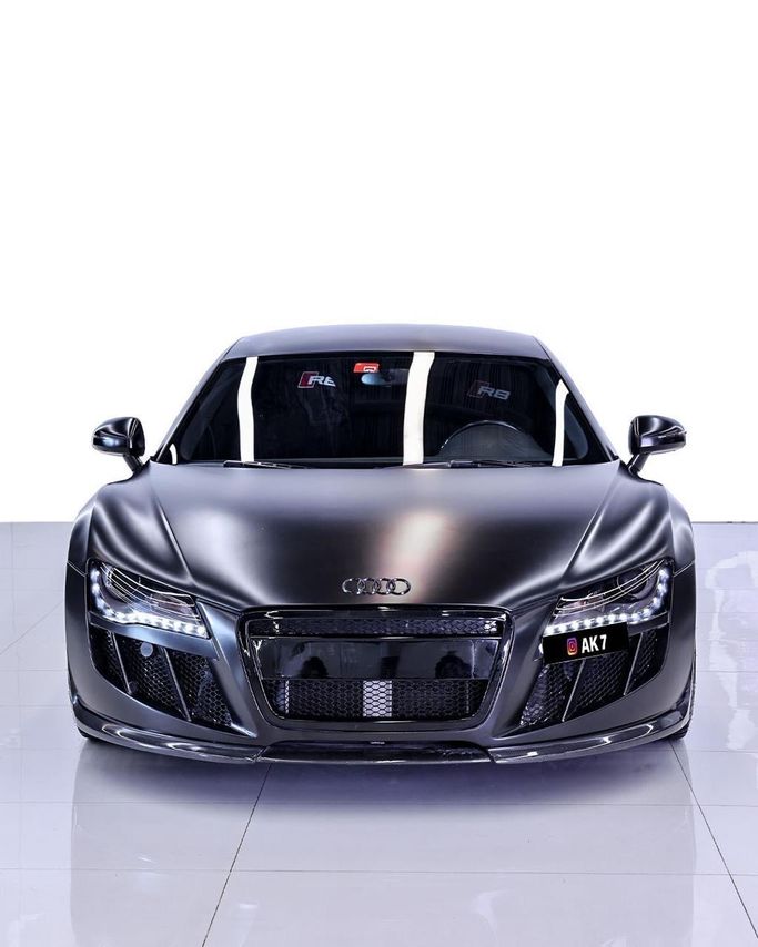 مستعملة Audi R8 V10 I (الطراز 42), 5.2 l, 2011 في في دبي، اللون أزرق داكن. مواصفات الخليج | AUTO.AE