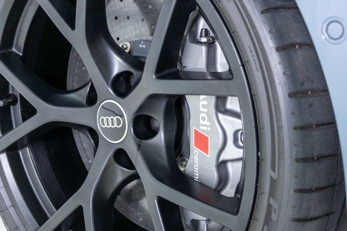 Подержанный Audi RS 3 III (8Y) Рестайлинг, 2.5 л, 2025 в Дубае от The Car Superstore Серый цвет. Европейская | AUTO.AE