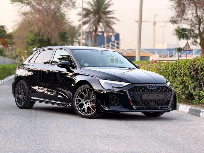 مستعملة Audi RS 3 III (8Y), 2.5 l, 2024 في في دبي من Global Network Motors ، اللون أسود. المواصفات الأوروبية | AUTO.AE | إعلان #252170
