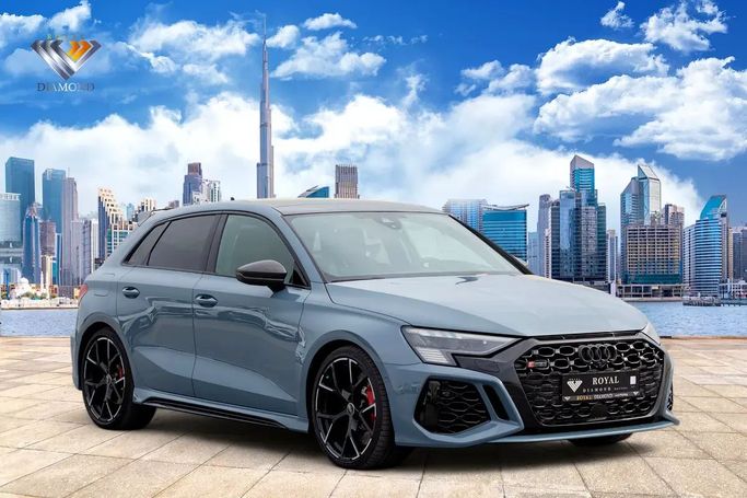 مستعملة Audi RS 3 III (8Y), 2.5 l, 2024 في في دبي من Royal Diamond Motors، اللون أزرق فاتح. مواصفات الخليج | AUTO.AE | إعلان #252878