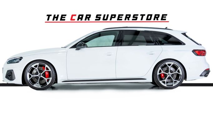 Подержанный Audi RS 4 IV (B9) Рестайлинг, 2.9 л, 2024 в Дубае от The Car Superstore Белый цвет. Европейская | AUTO.AE