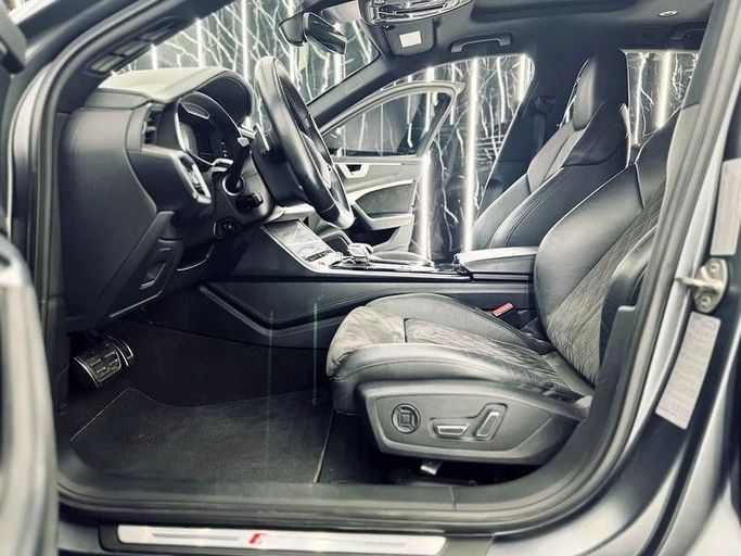 Used Audi RS 6 IV (C8), 4.0 l, 2021 in Dubai by Zeus Motors, Grey color. European Specs | AUTO.AE