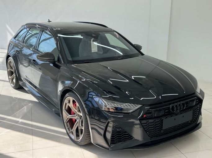 Подержанный Audi RS 6 performance IV (C8), 4.0 л, 2025 в Дубае от Fair Import Черный цвет. Европейская | AUTO.AE