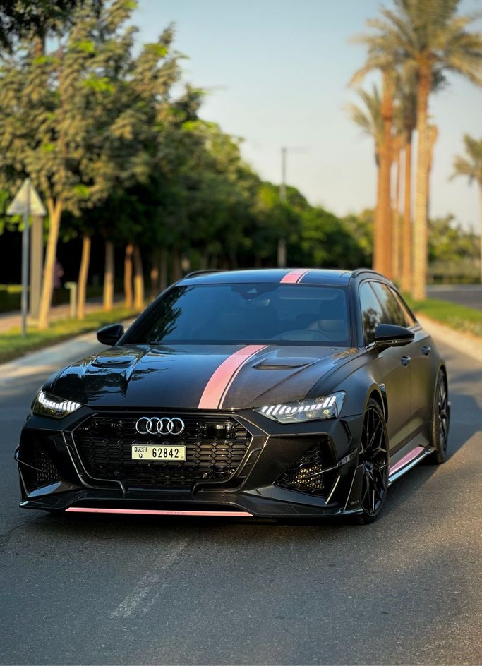 مستعملة Audi RS 6 IV (C8), 4.0 l, 2021 في في دبي، اللون أسود. مواصفات الخليج | AUTO.AE | إعلان #249960