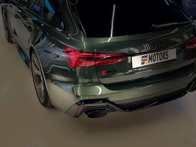 مستعملة Audi RS 6 performance IV (C8)، 4.0 لتر، 2025 في الإمارات، دبي من GE Motors، اللون أخضر. المواصفات الأوروبية | AUTO.AE | إعلان #295582 — صورة 10 من 20