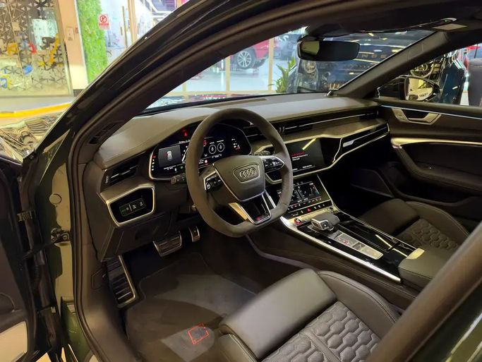 مستعملة Audi RS 6 performance IV (C8)، 4.0 لتر، 2025 في الإمارات، دبي من GE Motors، اللون أخضر. المواصفات الأوروبية | AUTO.AE | إعلان #295582 — صورة 14 من 20