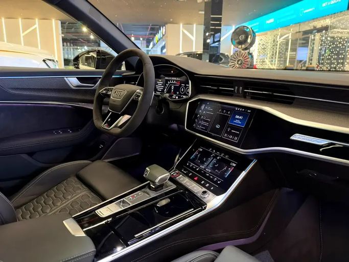 مستعملة Audi RS 6 performance IV (C8)، 4.0 لتر، 2025 في الإمارات، دبي من GE Motors، اللون أخضر. المواصفات الأوروبية | AUTO.AE | إعلان #295582 — صورة 16 من 20