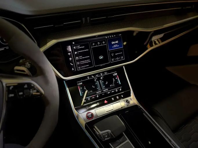 مستعملة Audi RS 6 performance IV (C8)، 4.0 لتر، 2025 في الإمارات، دبي من GE Motors، اللون أخضر. المواصفات الأوروبية | AUTO.AE | إعلان #295582 — صورة 17 من 20