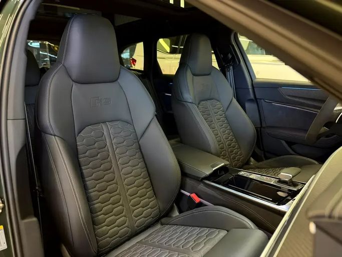 مستعملة Audi RS 6 performance IV (C8)، 4.0 لتر، 2025 في الإمارات، دبي من GE Motors، اللون أخضر. المواصفات الأوروبية | AUTO.AE | إعلان #295582 — صورة 20 من 20