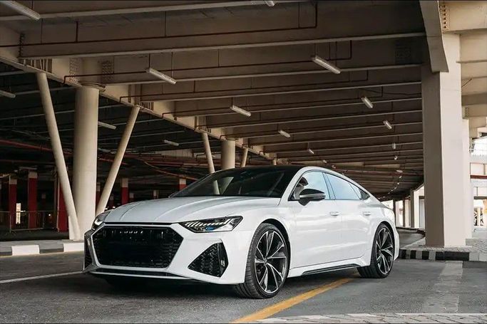 Audi RS 7 II (4K), 2026 лифтбэк  класса в Дубае от Speed Urus Rent A Car белый цвет | AUTO.AE | Объявление #1579
