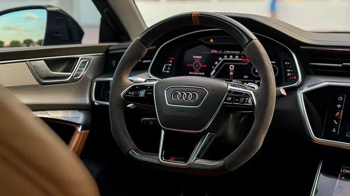 Подержанный Audi RS 7 II (4K), 4.0 л, 2021 в Дубае от MBA Motors Серебристый цвет. Европейская | AUTO.AE