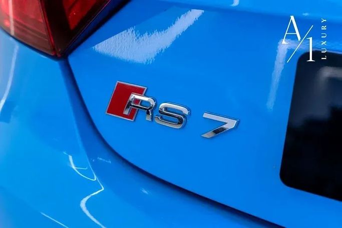 Подержанный Audi RS 7 performance I (4G) Рестайлинг, 4.0 л, 2017 в Дубае от A1 Luxury Motors Синий цвет. GCC | AUTO.AE