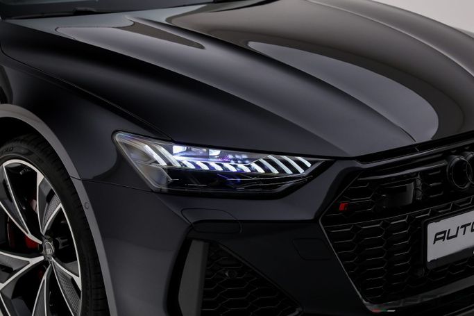 Подержанный Audi RS 7 II (4K), 4.0 л, 2021 в Дубае от AUTO DEALS Черный цвет. GCC | AUTO.AE