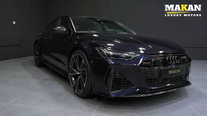 مستعملة Audi RS 7 performance II (4K), 4.0 l, 2021 في في دبي من Makan Luxury Motors، اللون أزرق داكن. المواصفات الأوروبية | AUTO.AE | إعلان #254752