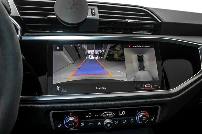 Подержанный Audi RS Q3 II (F3), 2.5 л, 2020 в Дубае от Maestro Motors Черный цвет. Европейская | AUTO.AE