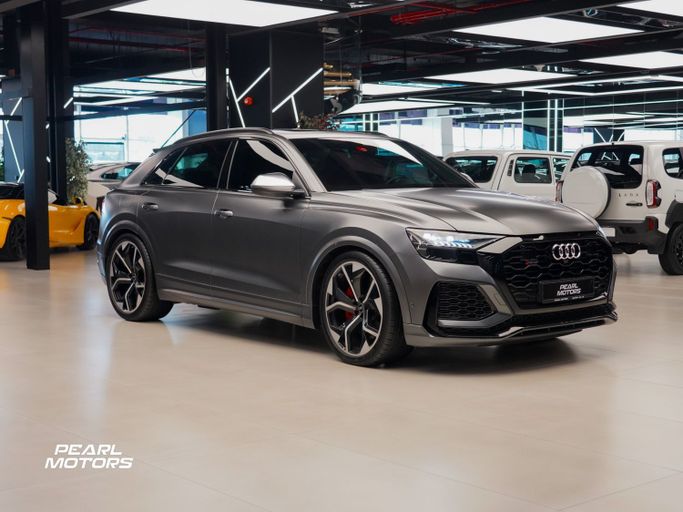 Подержанный Audi RS Q8 I, 4.0 л, 2022 в Дубае от Pearl Motors Серый цвет. GCC | AUTO.AE