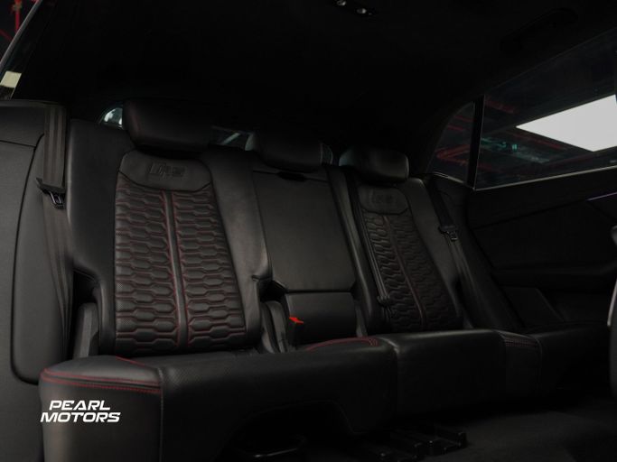 Подержанный Audi RS Q8 I, 4.0 л, 2022 в Дубае от Pearl Motors Серый цвет. GCC | AUTO.AE