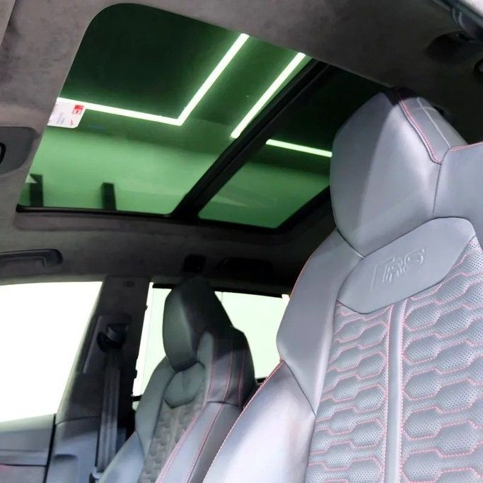 Подержанный Audi RS Q8 I, 4.0 л, 2021 в Дубае от Carzilla Motors Белый цвет. GCC | AUTO.AE