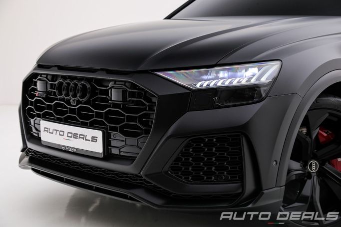 Подержанный Audi RS Q8 I, 4.0 л, 2023 в Дубае от AUTO DEALS Черный цвет. GCC | AUTO.AE