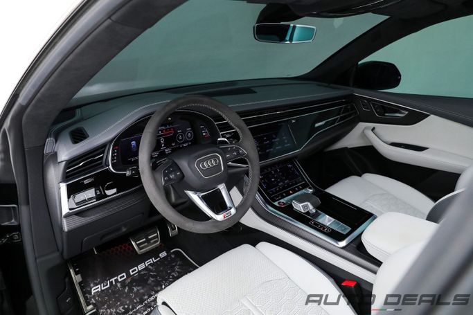 Подержанный Audi RS Q8 I, 4.0 л, 2023 в Дубае от AUTO DEALS Черный цвет. GCC | AUTO.AE