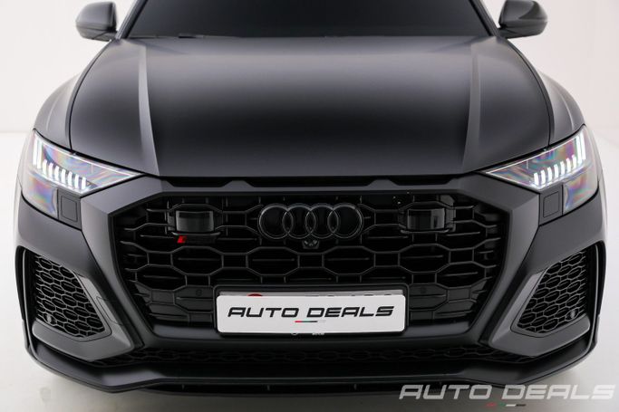 Подержанный Audi RS Q8 I, 4.0 л, 2023 в Дубае от AUTO DEALS Черный цвет. GCC | AUTO.AE