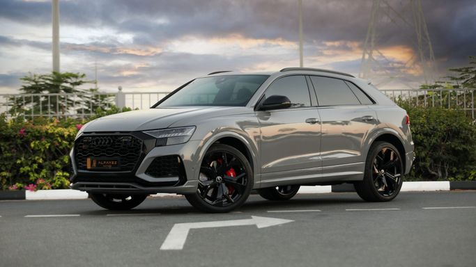 مستعملة Audi RS Q8 I, 4.0 l, 2023 في في دبي من AL FAYEZ MOTORS، اللون رمادي. المواصفات الأوروبية | AUTO.AE | إعلان #244180
