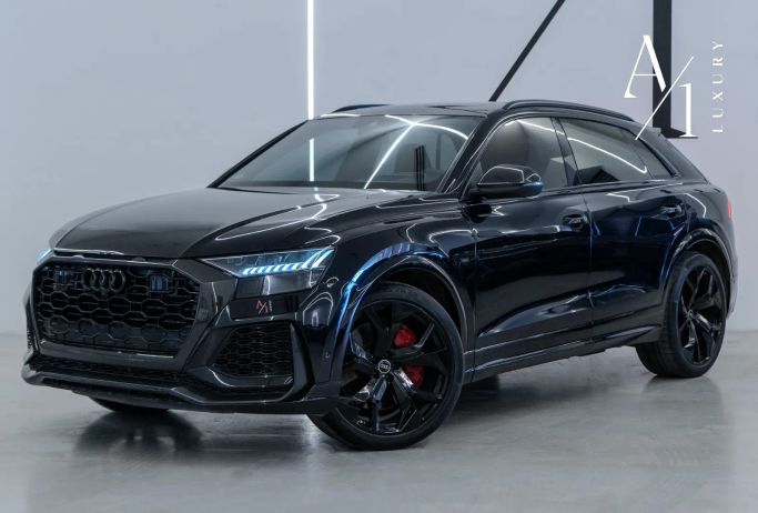 مستعملة Audi RS Q8 I, 4.0 l, 2022 في في دبي من A1 Luxury Motors، اللون أسود. مواصفات الخليج | AUTO.AE | إعلان #255412