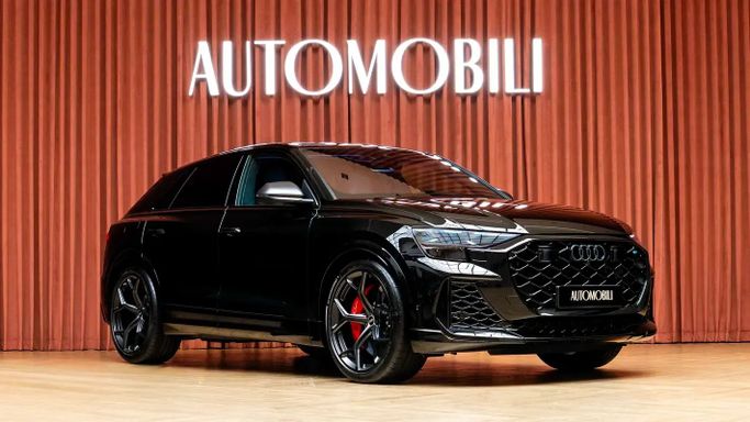 Подержанный Audi RS Q8 I Рестайлинг, 4.0 л, 2026 в Дубае от Automobili Motors Черный цвет. Европейская | AUTO.AE | Объявление #258491