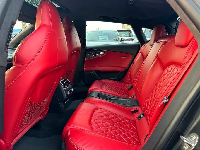 Подержанный Audi S7 I (4G) Рестайлинг, 4.0 л, 2016 в Дубае от Nice Cars Motos Серебристый цвет. GCC | AUTO.AE