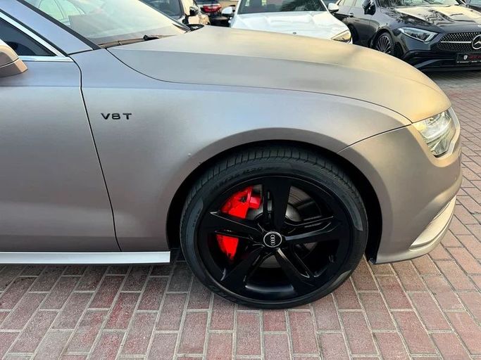 Подержанный Audi S7 I (4G) Рестайлинг, 4.0 л, 2016 в Дубае от Nice Cars Motos Серебристый цвет. GCC | AUTO.AE